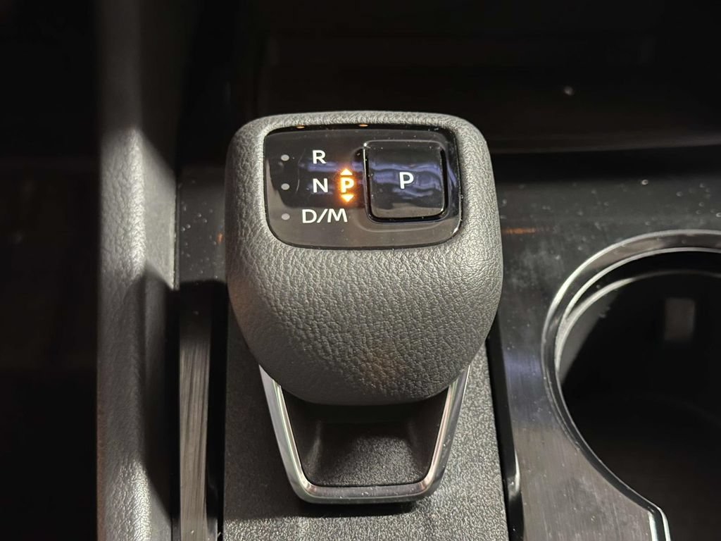 Used 2023 Nissan Rogue S AWD/4WD image 25