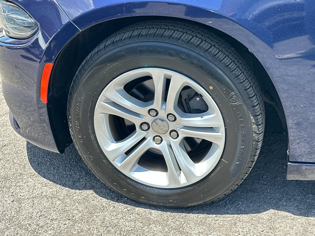 Used 2015 Dodge Charger SE w/ Popular Equipment Group RWD image 12