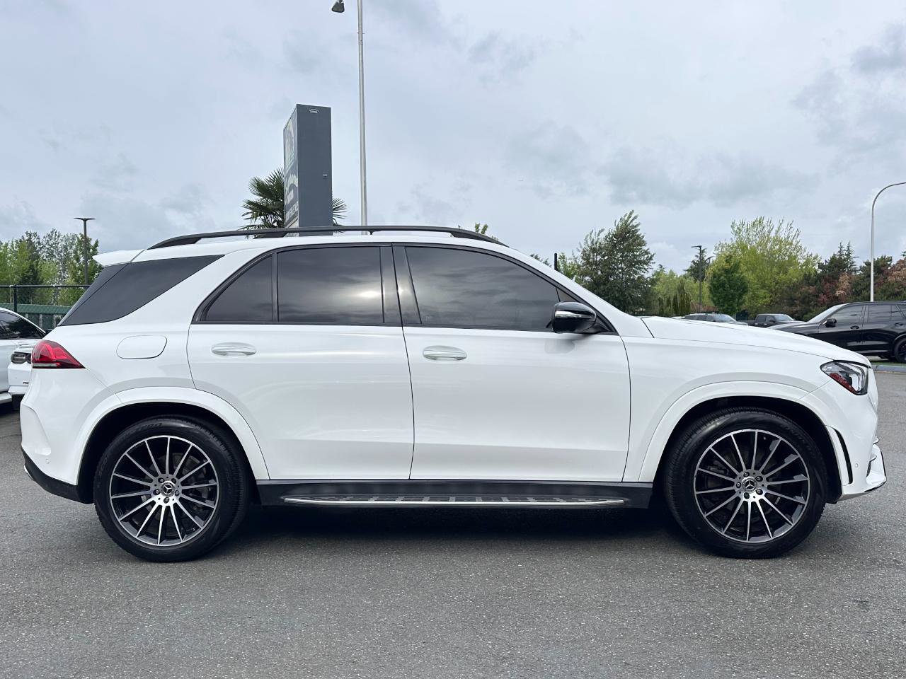 Used 2022 Mercedes-Benz GLE 350 4MATIC w/ AMG Line Exterior image 25