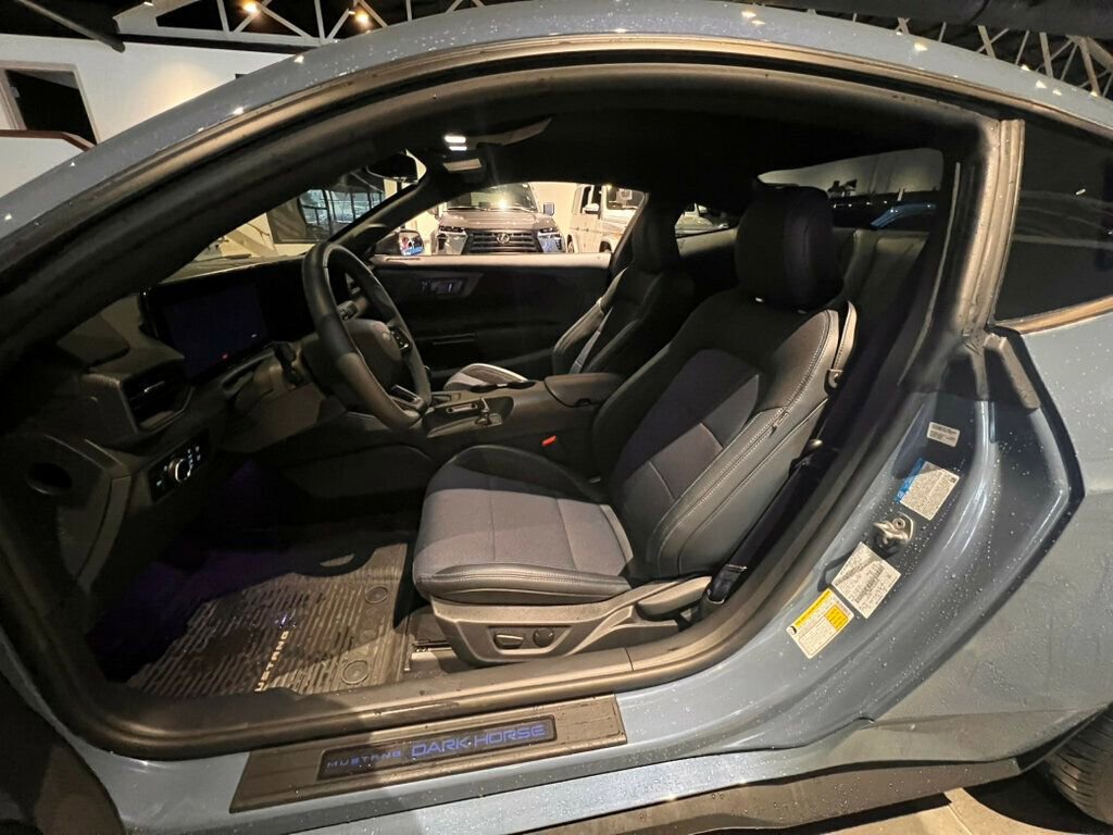 Used 2025 Ford Mustang Dark Horse image 10
