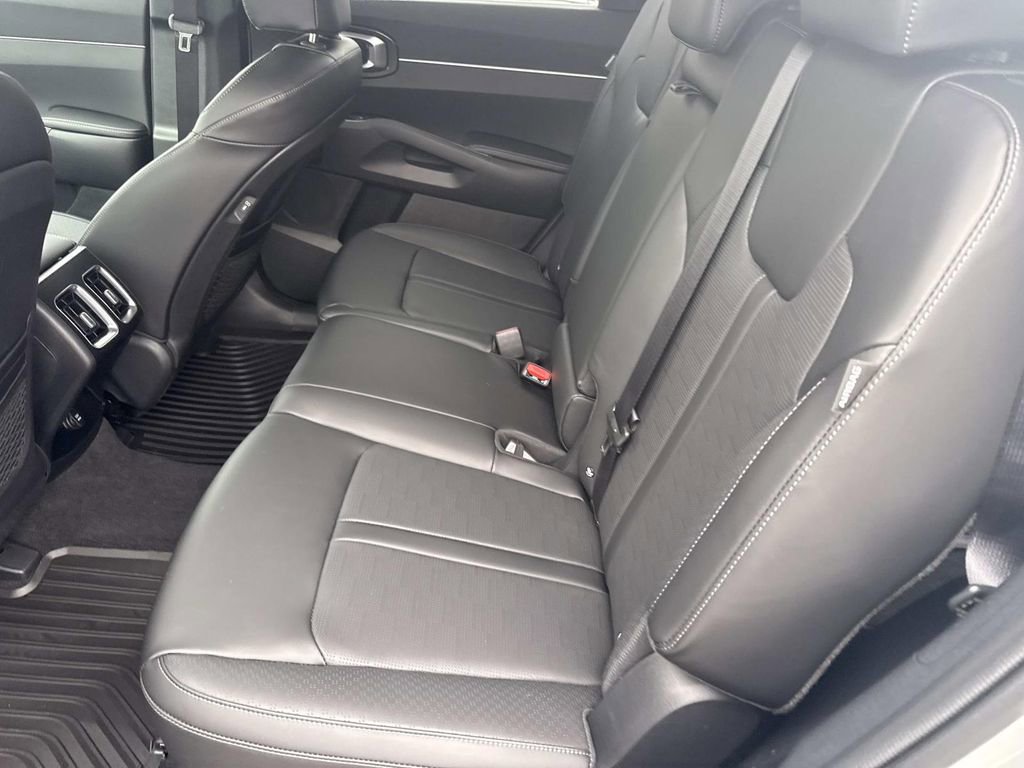 New 2026 Kia Sorento S image 7