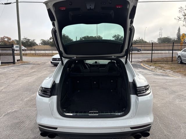 Used 2018 Porsche Panamera 4 image 7