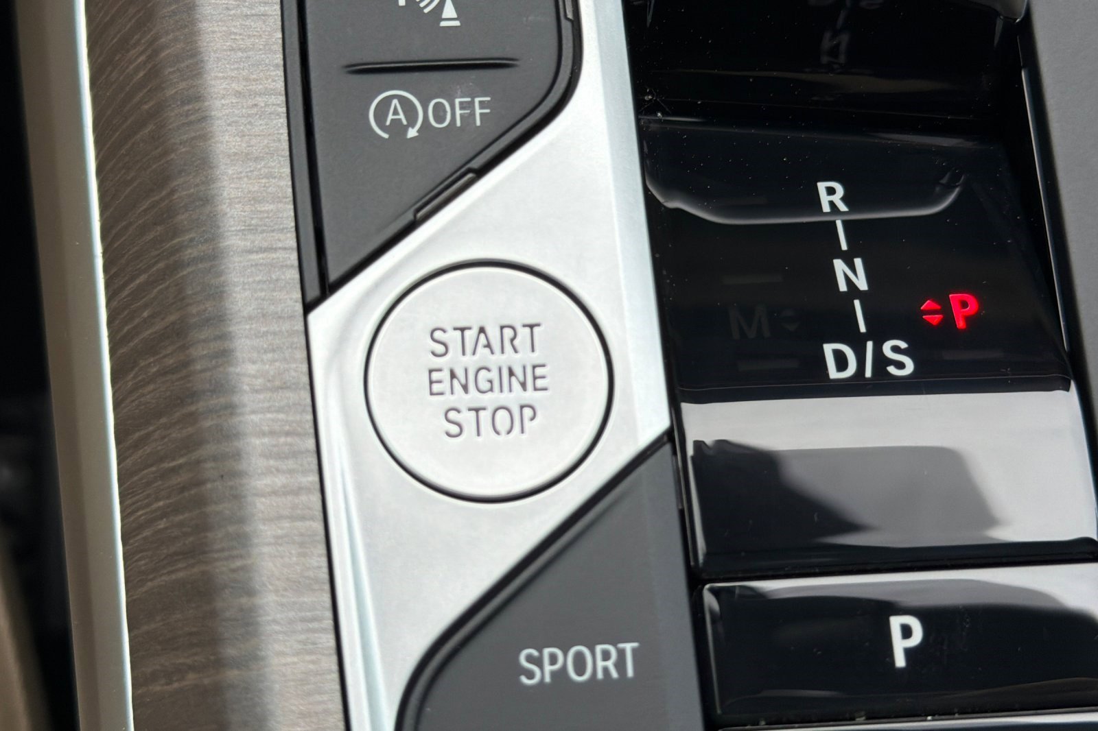 Used 2025 BMW 330i Sedan w/ Convenience Package image 28