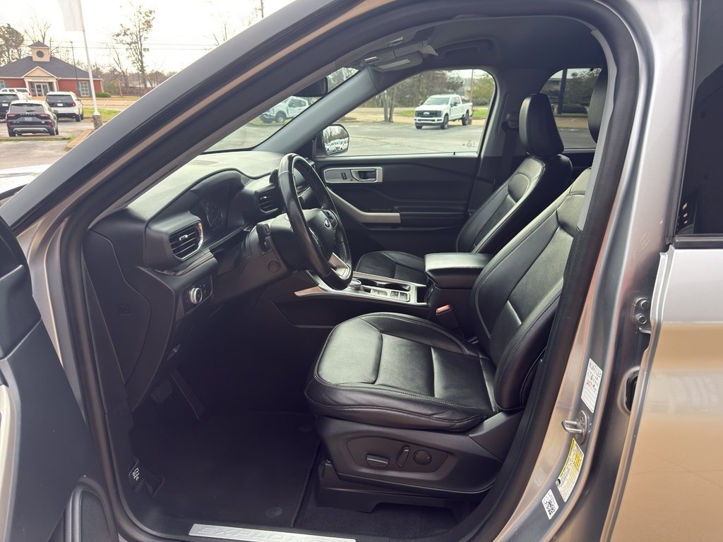 Used 2021 Ford Explorer Limited w/ Equipment Group 301A image 12