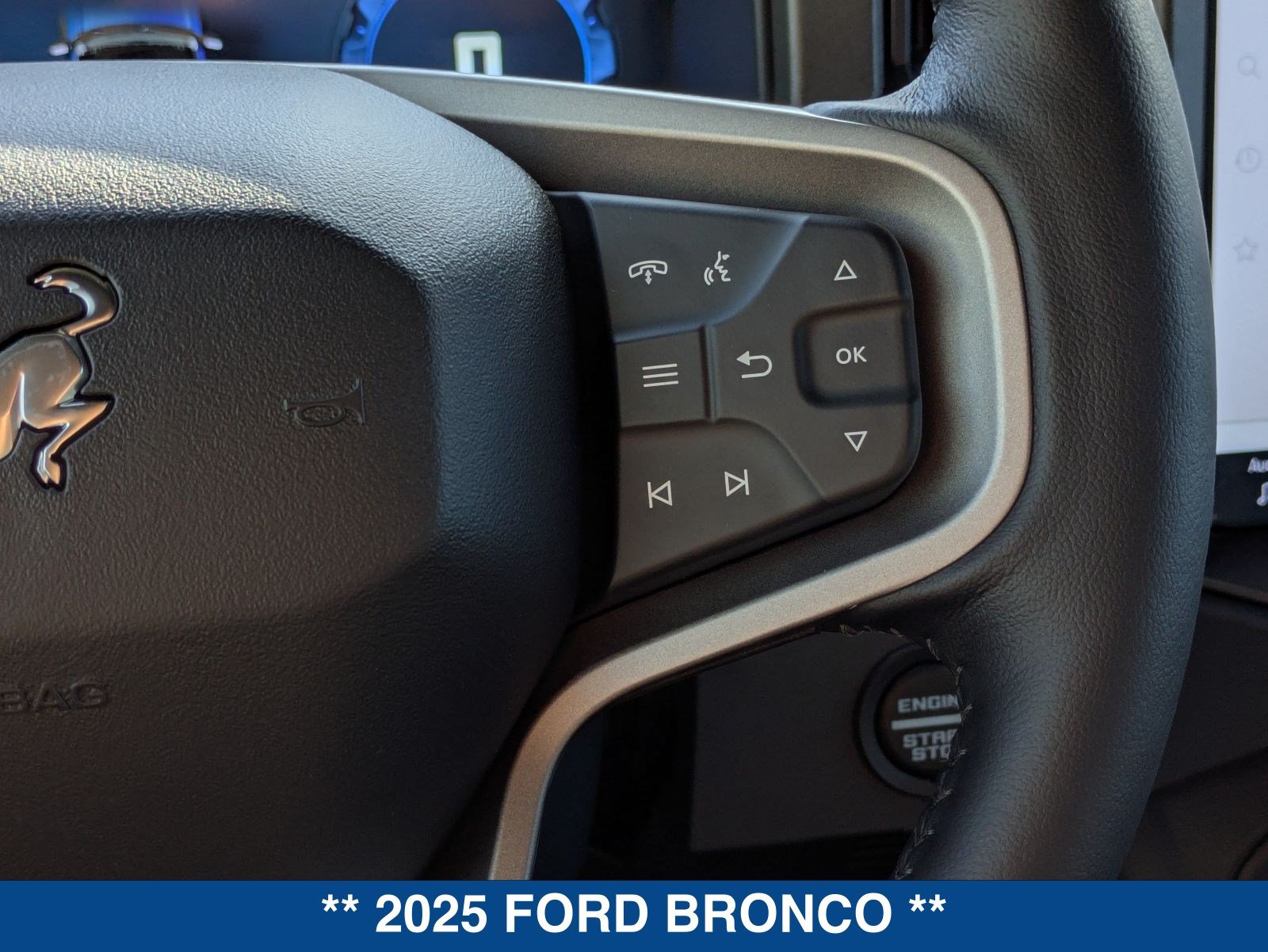 Used 2025 Ford Bronco Badlands AWD/4WD image 57