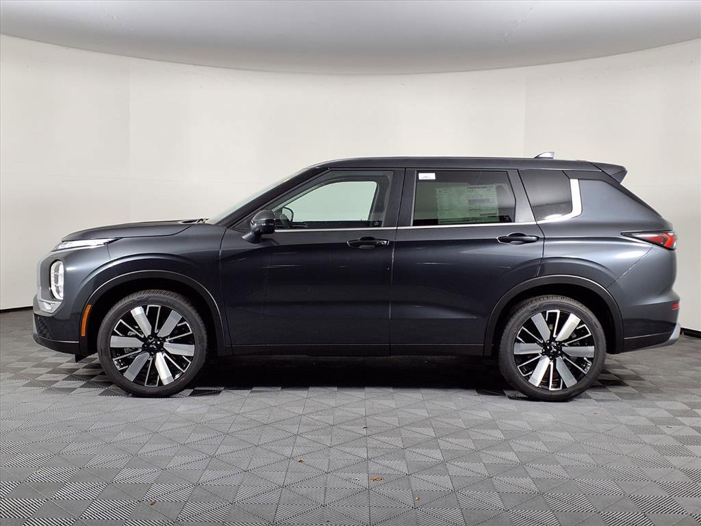 New 2025 Mitsubishi Outlander SE image 4