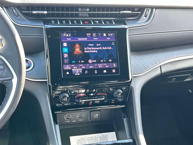 New 2025 Jeep Grand Cherokee L Altitude AWD/4WD image 16