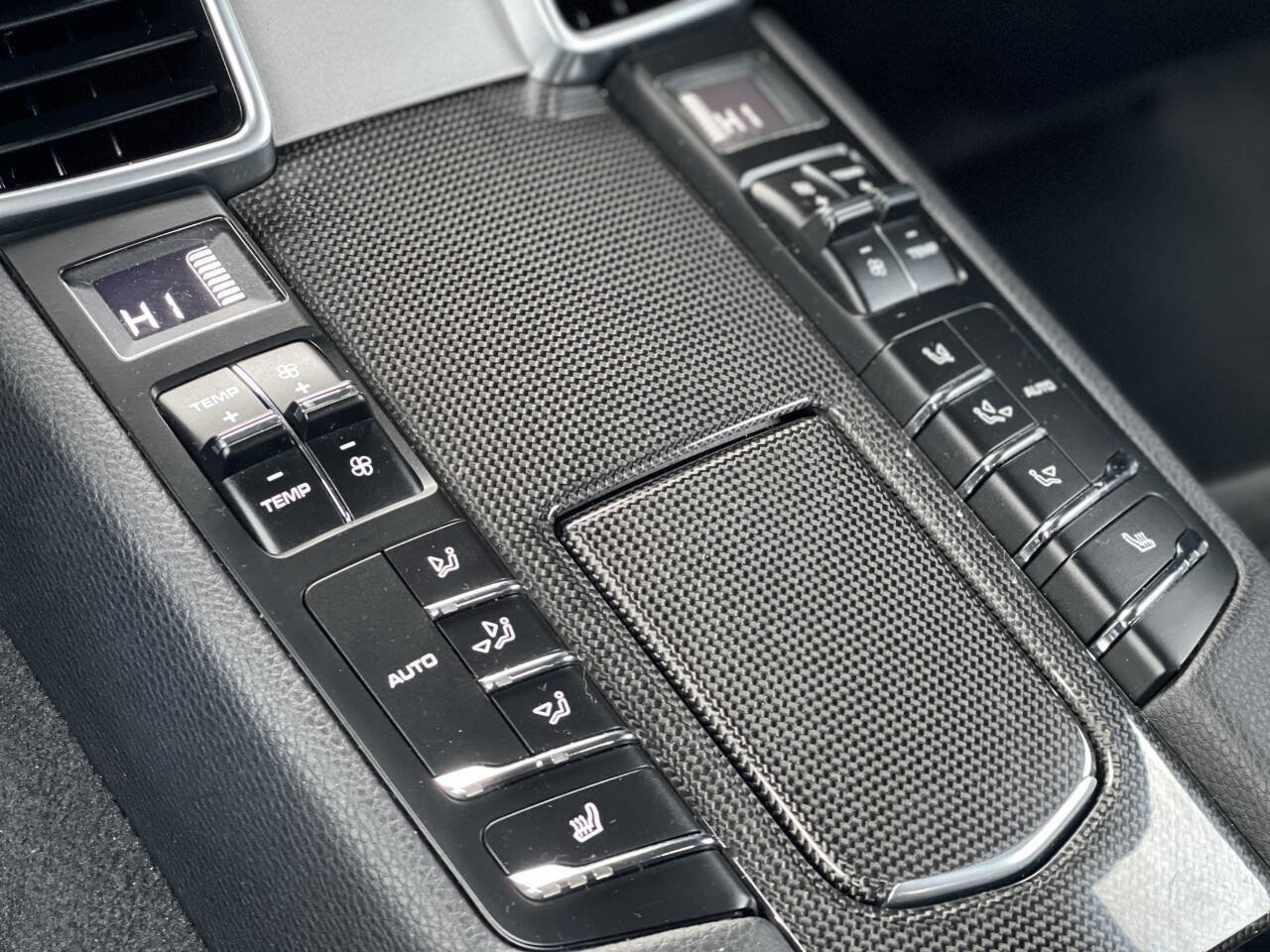 Used 2016 Porsche Panamera 4 Edition image 24