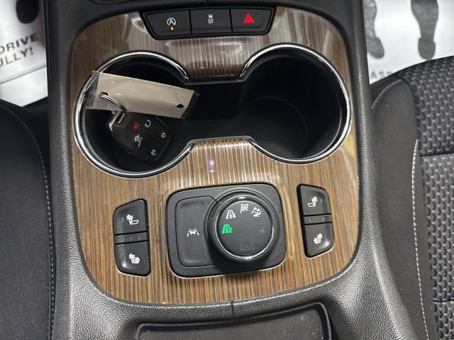 Used 2023 GMC Acadia SLE w/ Driver Convenience Package image 9