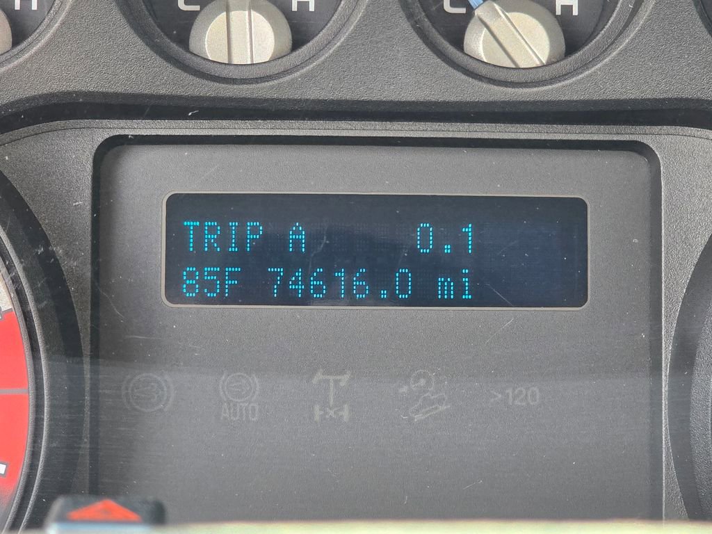 Used 2016 Ford F550 2WD Regular Cab Super Duty image 9