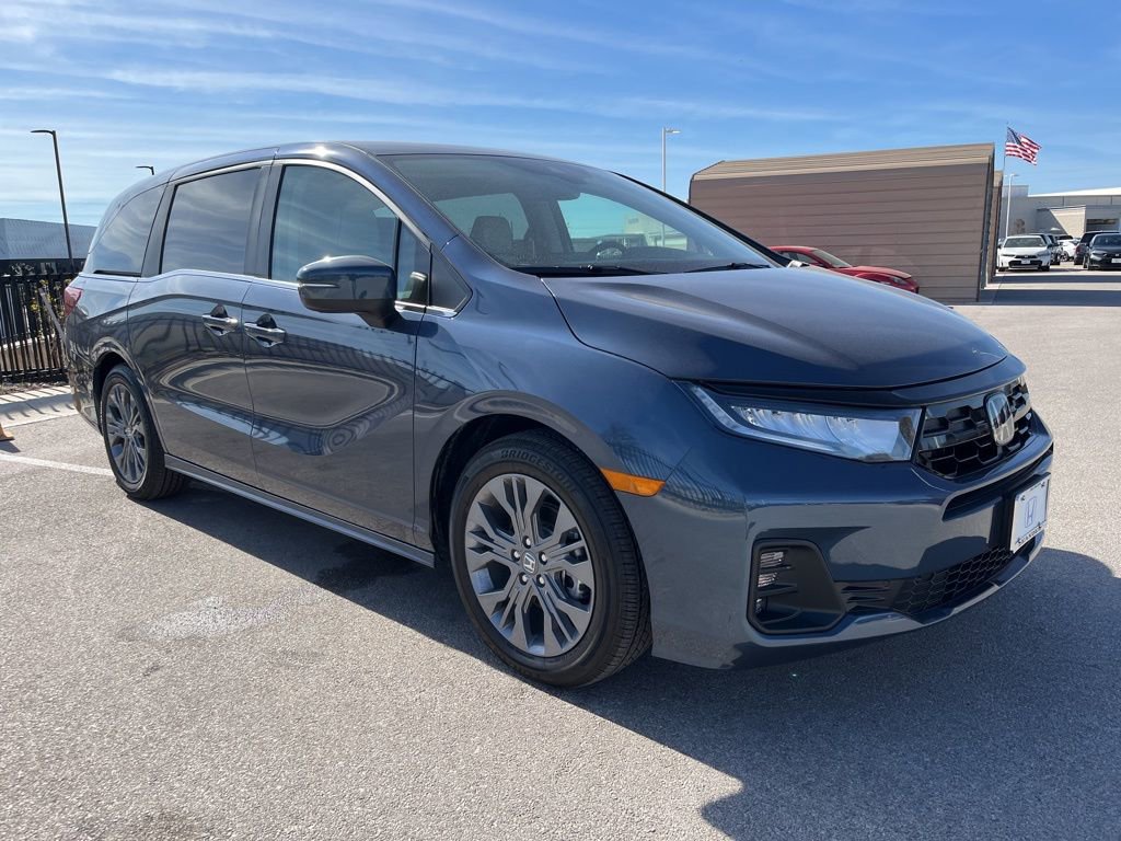 Used 2026 Honda Odyssey Touring image 3