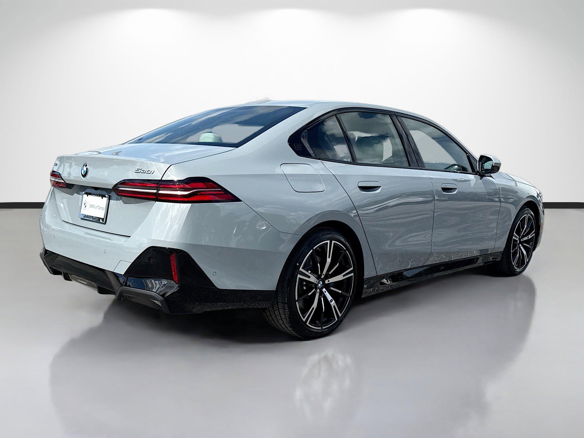 New 2027 BMW 530i xDrive AWD/4WD image 3