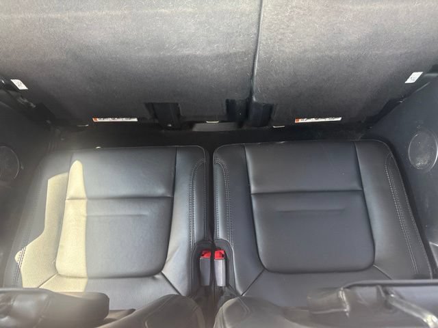 Used 2017 Ford Explorer XLT w/ Equipment Group 202A FWD image 19