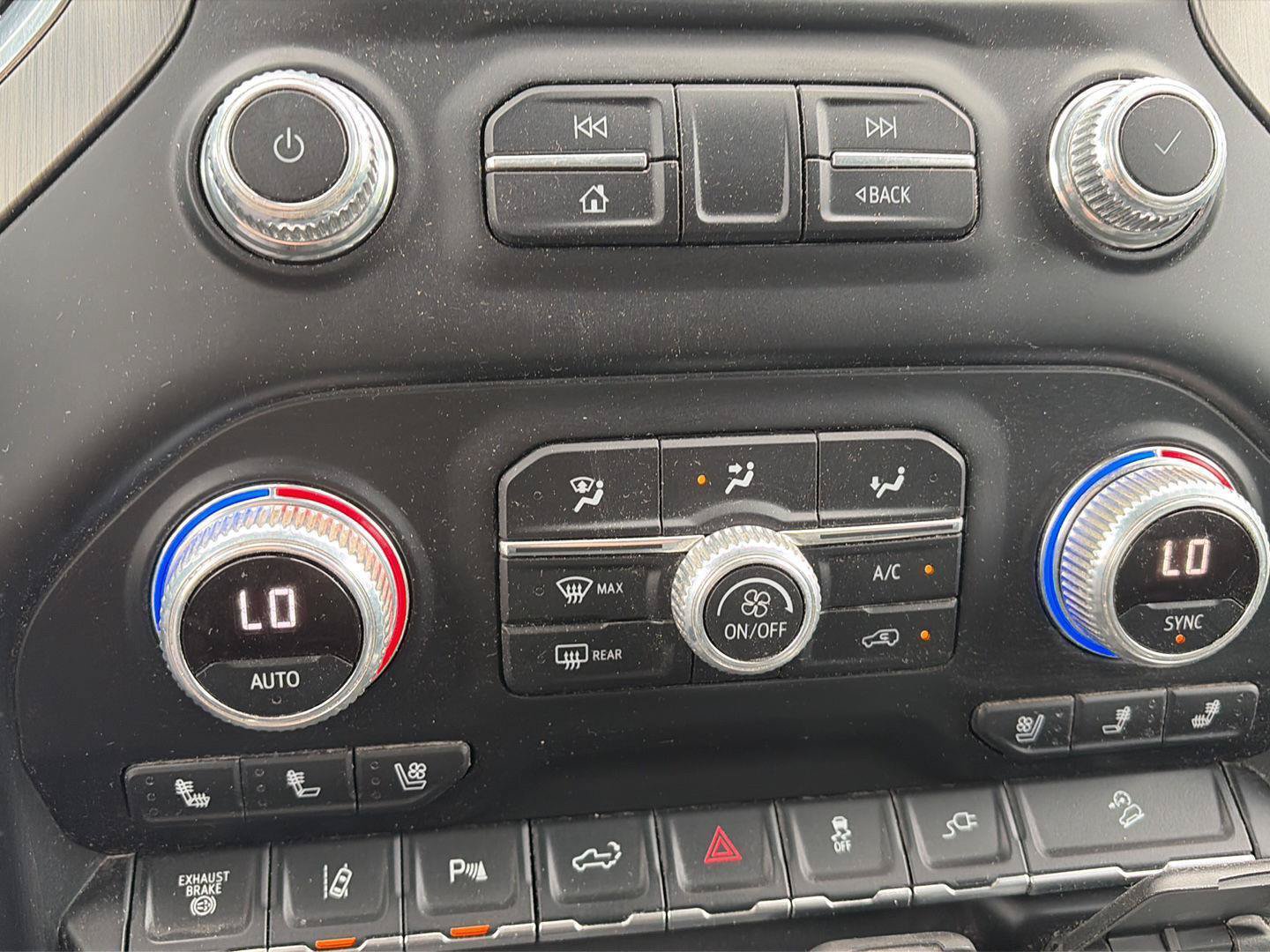 Used 2023 GMC Sierra 3500 Denali AWD/4WD image 17