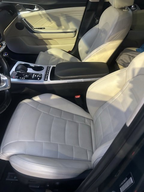 Used 2022 Kia Stinger GT2 image 16