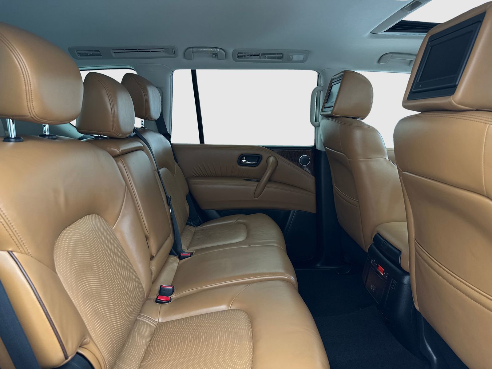 Used 2017 Nissan Armada Platinum w/ Interior Lighting Package image 46