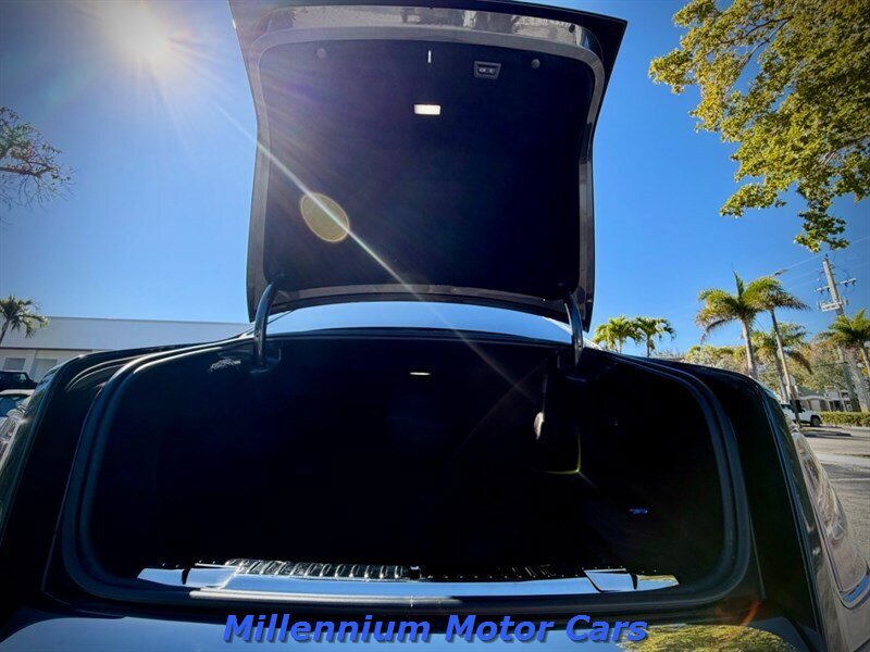 Used 2018 Rolls-Royce Phantom Sedan RWD image 16
