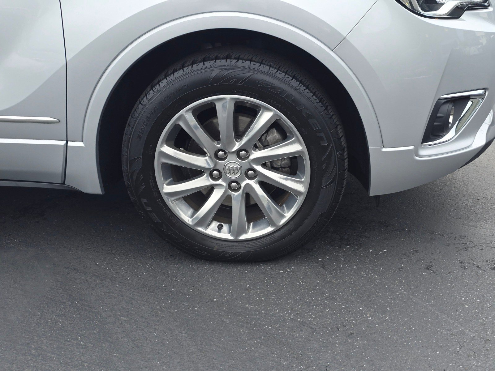 Used 2019 Buick Envision Essence w/ LPO, Active Package image 9