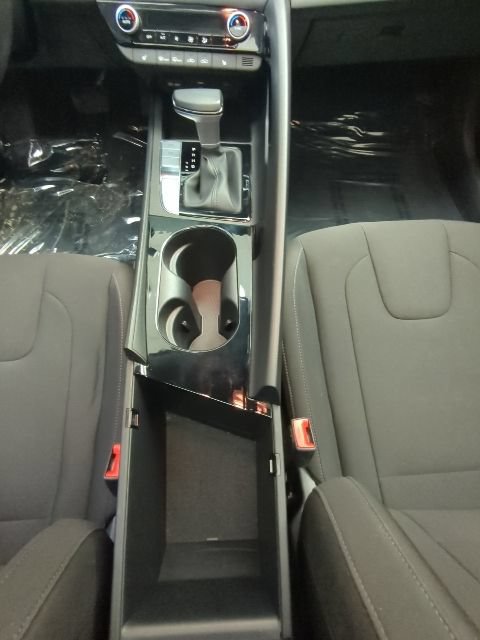Used 2025 Hyundai Elantra SEL FWD image 24