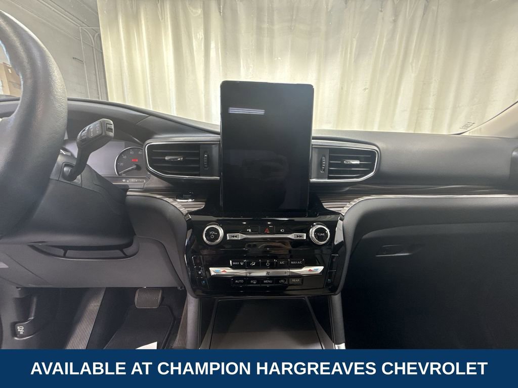 Used 2023 Ford Explorer Limited w/ Limited Technology Package image 14