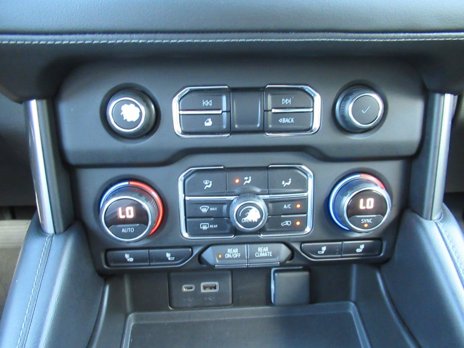 Used 2021 Chevrolet Tahoe Z71 AWD/4WD image 29