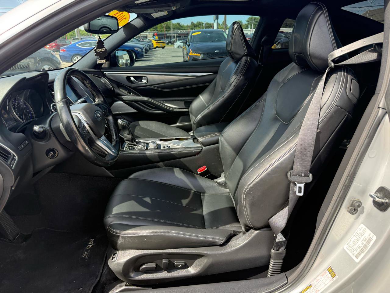 Used 2018 INFINITI Q60 3.0t Luxe w/ Sensory Package 3.0T Luxe RWD image 9