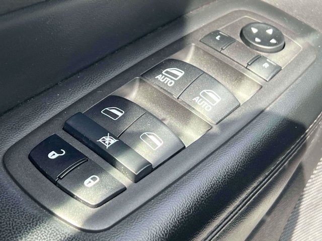 Used 2022 Jeep Grand Cherokee Laredo X AWD/4WD image 16