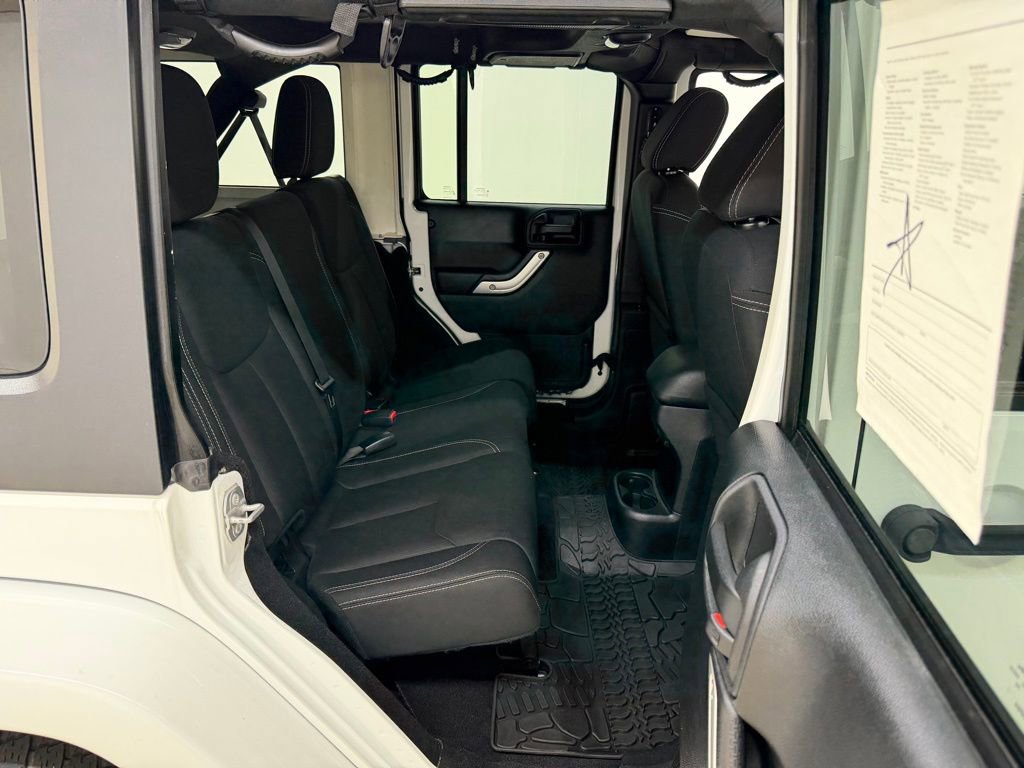 Used 2016 Jeep Wrangler Unlimited Sahara w/ Connectivity Group image 14