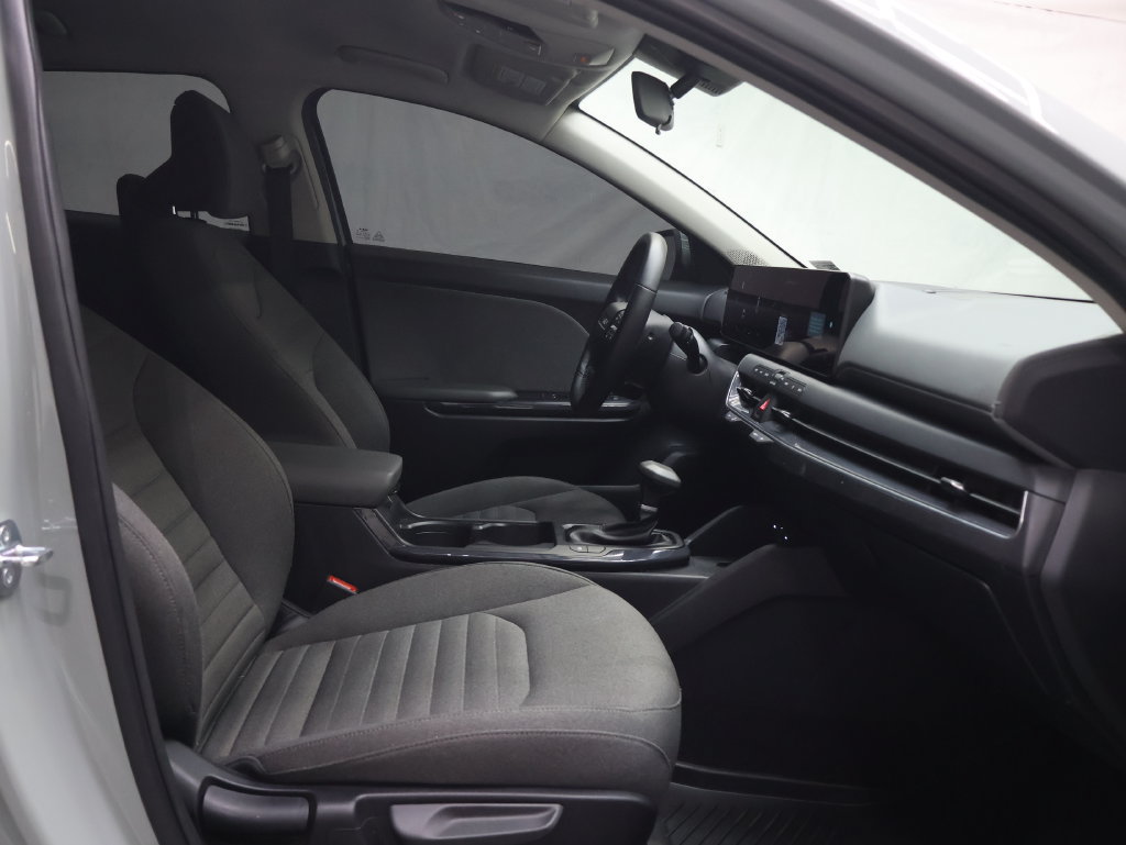 Used 2025 Kia K4 EX FWD image 9