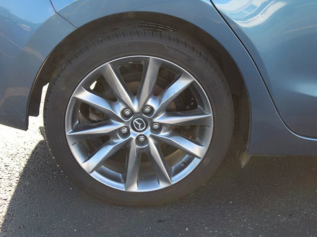 Used 2018 MAZDA MAZDA3 Touring FWD image 8
