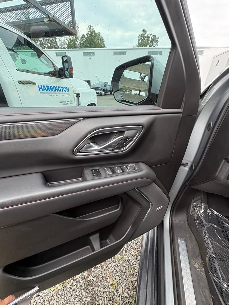 Used 2024 Chevrolet Suburban RST w/ Luxury Package AWD/4WD image 15