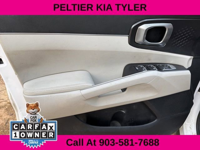 Used 2022 Kia Sorento S image 16