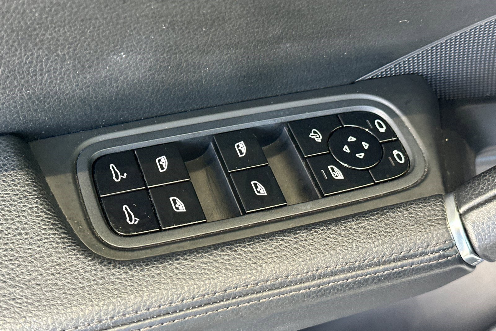 Used 2019 Porsche Cayenne AWD/4WD image 13