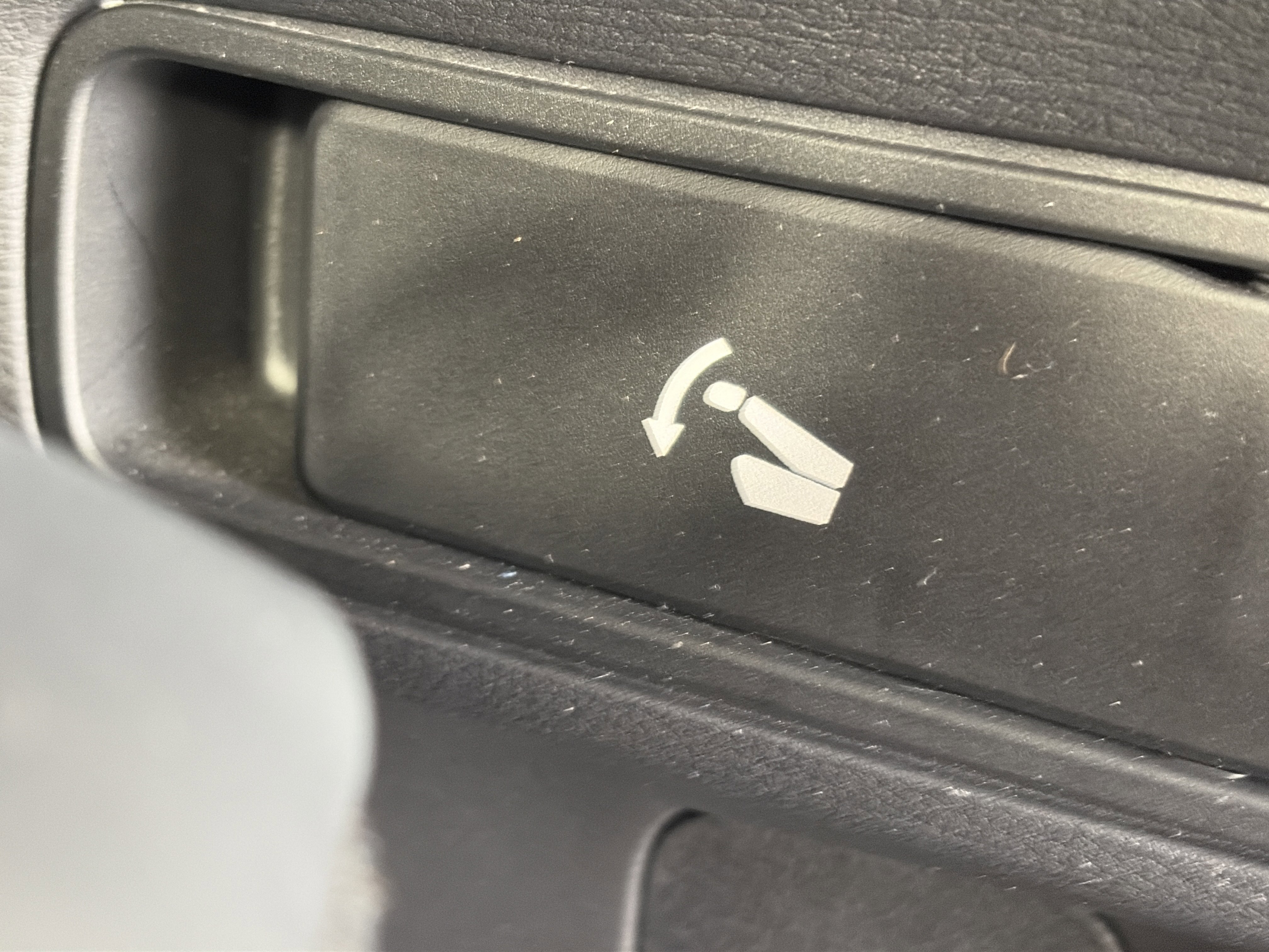 Used 2022 Mitsubishi Outlander SE image 17