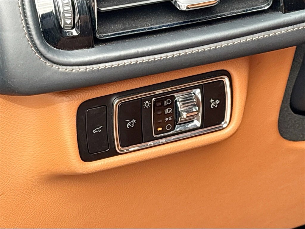 Used 2025 Lincoln Aviator Black Label w/ Jet Appearance Package image 10