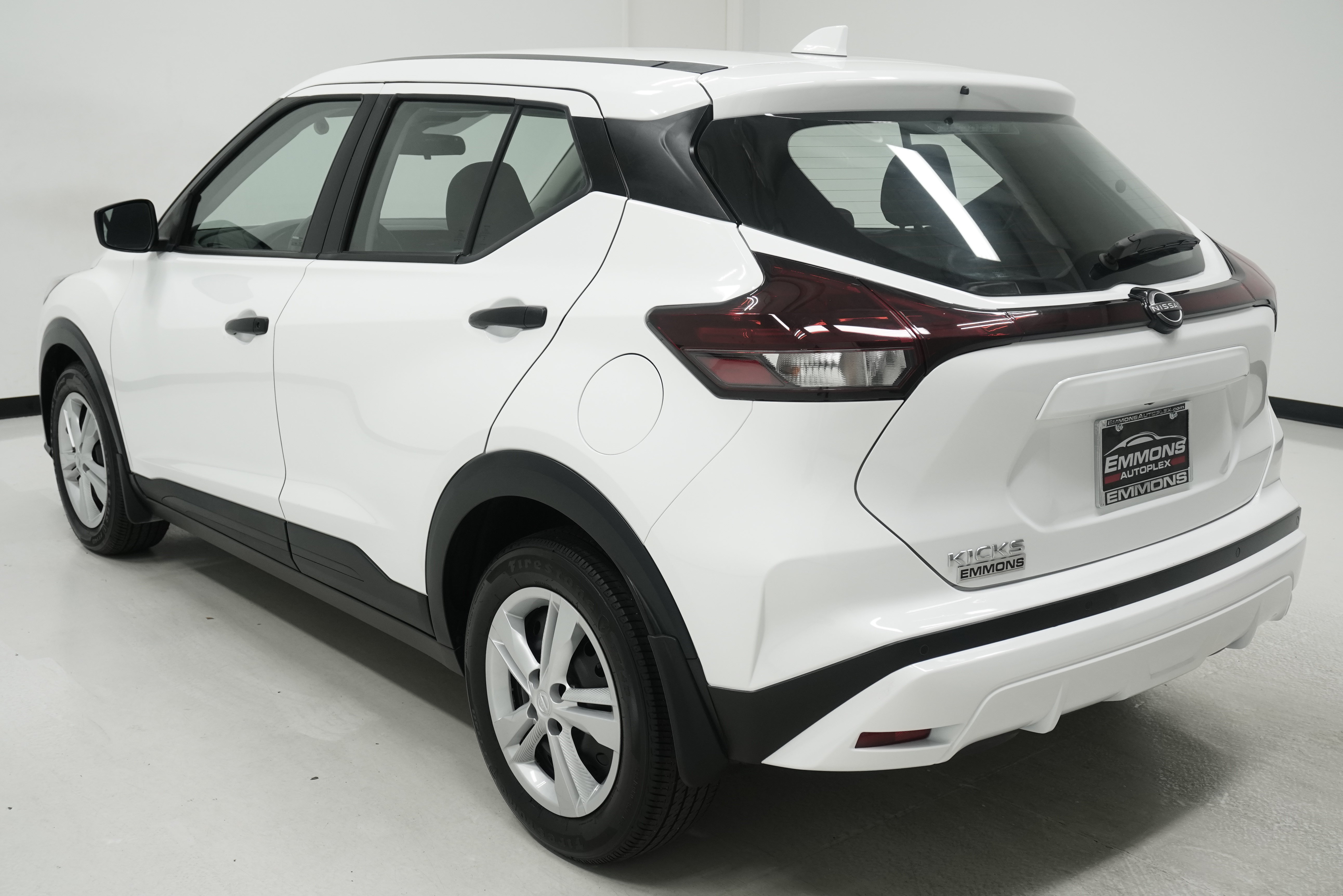 Used 2024 Nissan Kicks S FWD image 6