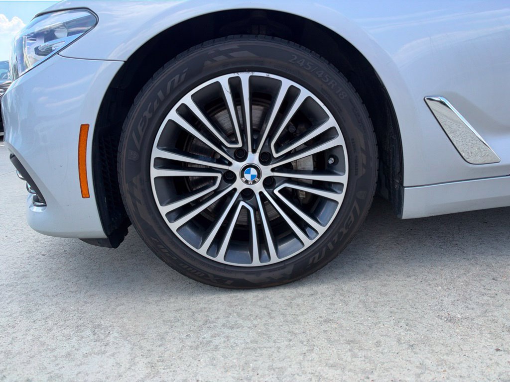Used 2019 BMW 530i w/ Convenience Package RWD image 9