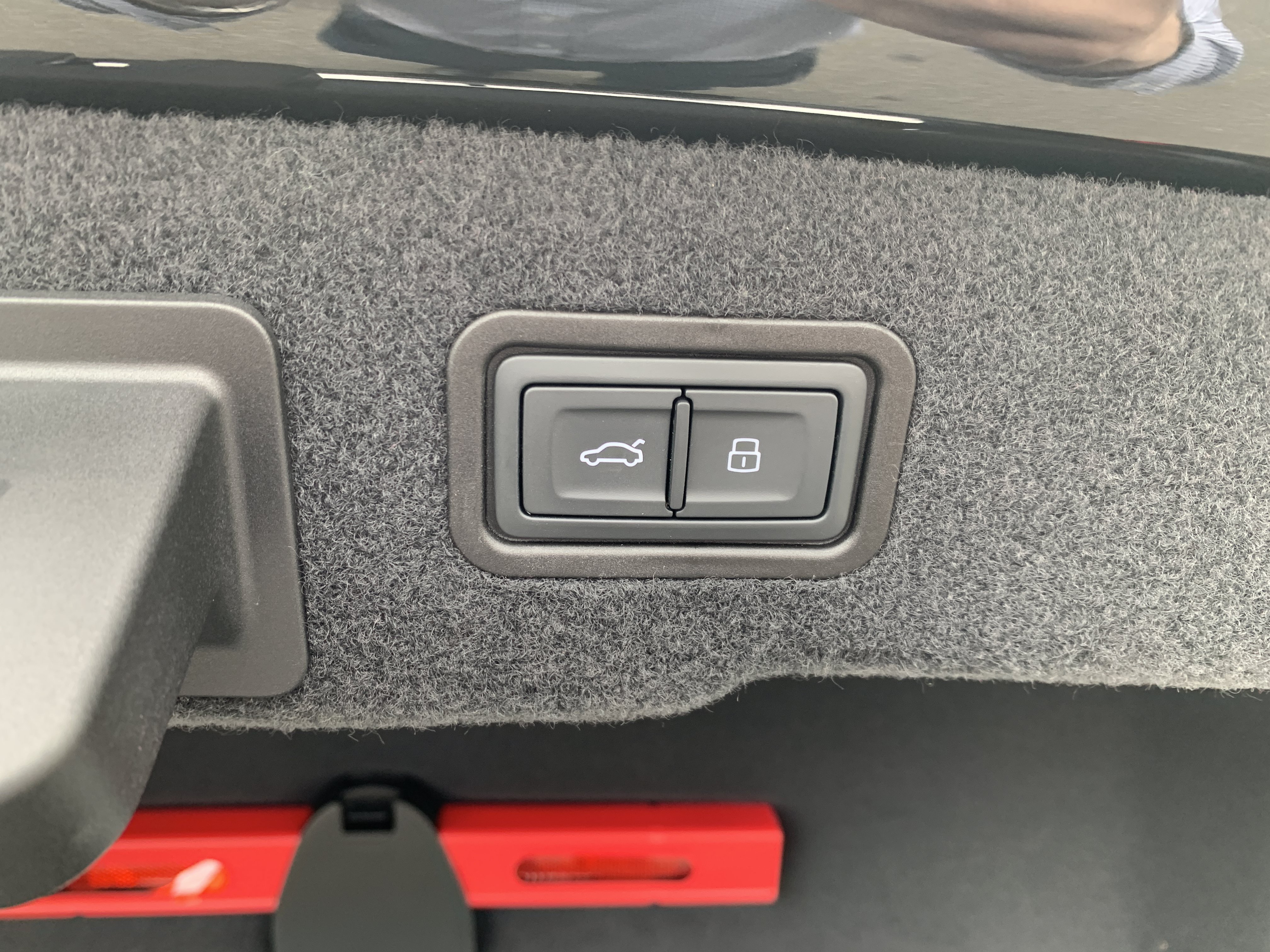 Certified 2023 Audi S8 w/ S8 Comfort Plus Package AWD/4WD image 34