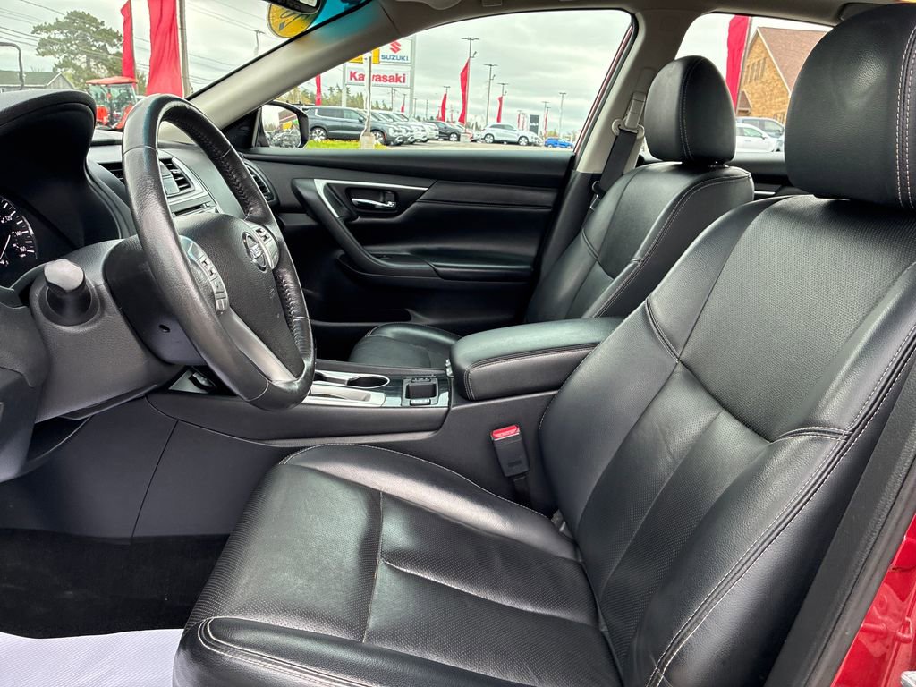 Used 2017 Nissan Altima 2.5 SL w/ Moonroof Package FWD image 10