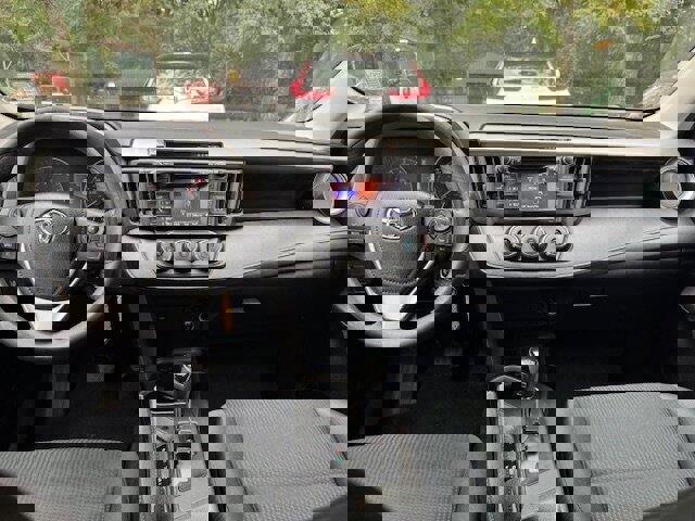 Used 2017 Toyota RAV4 LE image 10