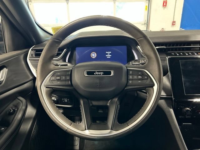 Used 2023 Jeep Grand Cherokee Altitude AWD/4WD image 15