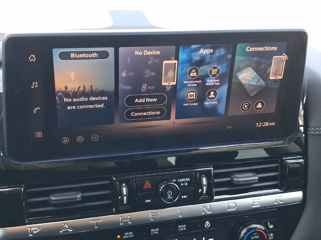 New 2026 Nissan Pathfinder Platinum FWD image 9