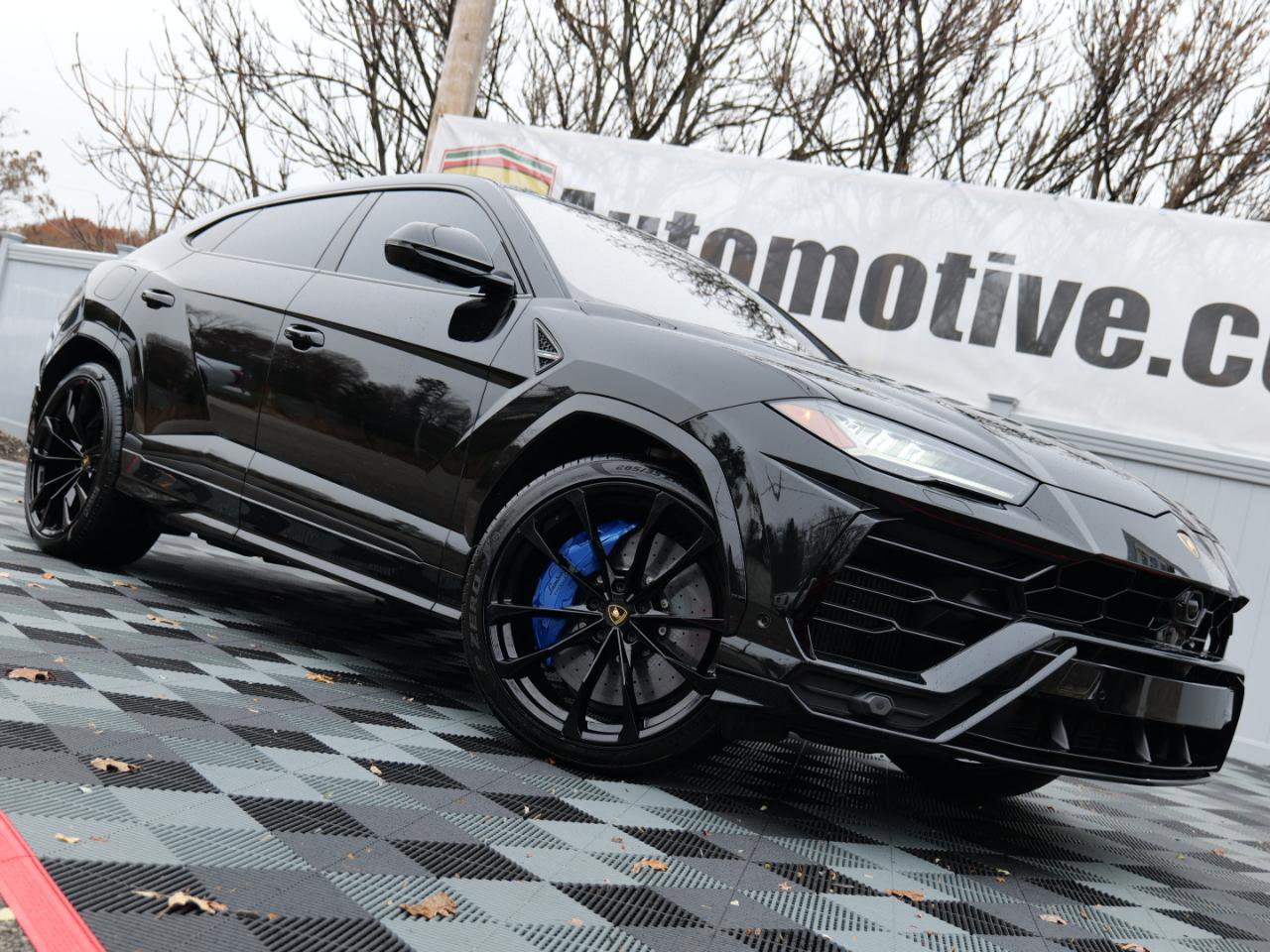 Used 2021 Lamborghini Urus AWD/4WD image 1