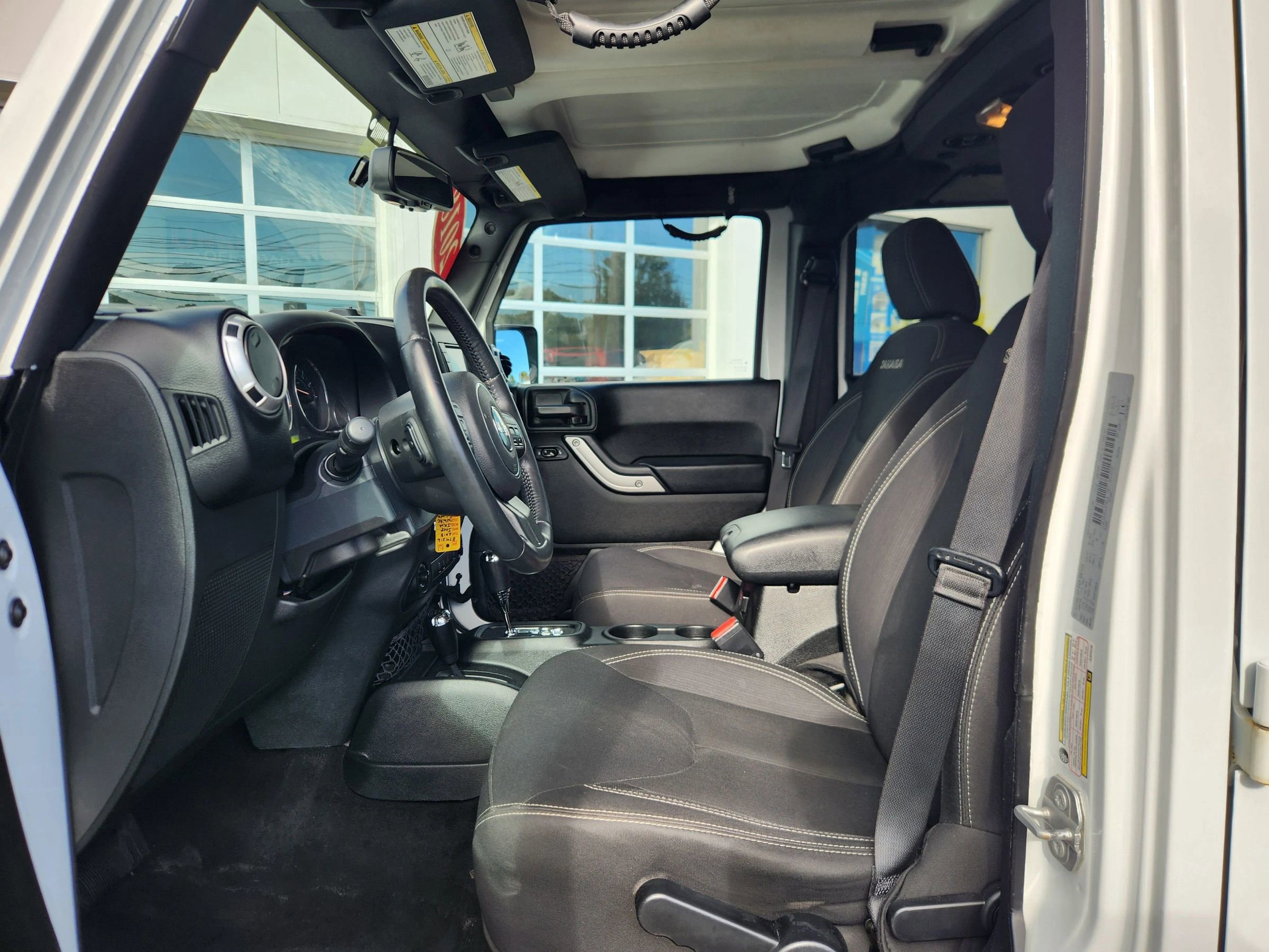 Used 2018 Jeep Wrangler Unlimited Sahara image 23