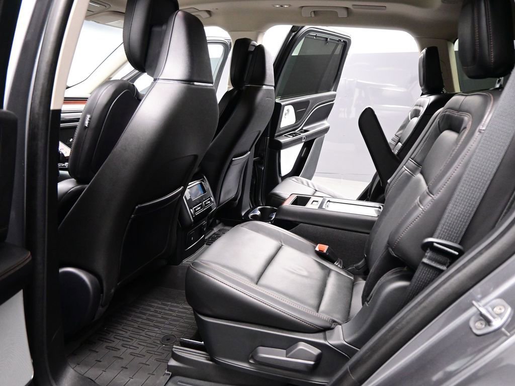 Used 2023 Lincoln Aviator Reserve w/ Equipment Group 201A AWD/4WD image 24