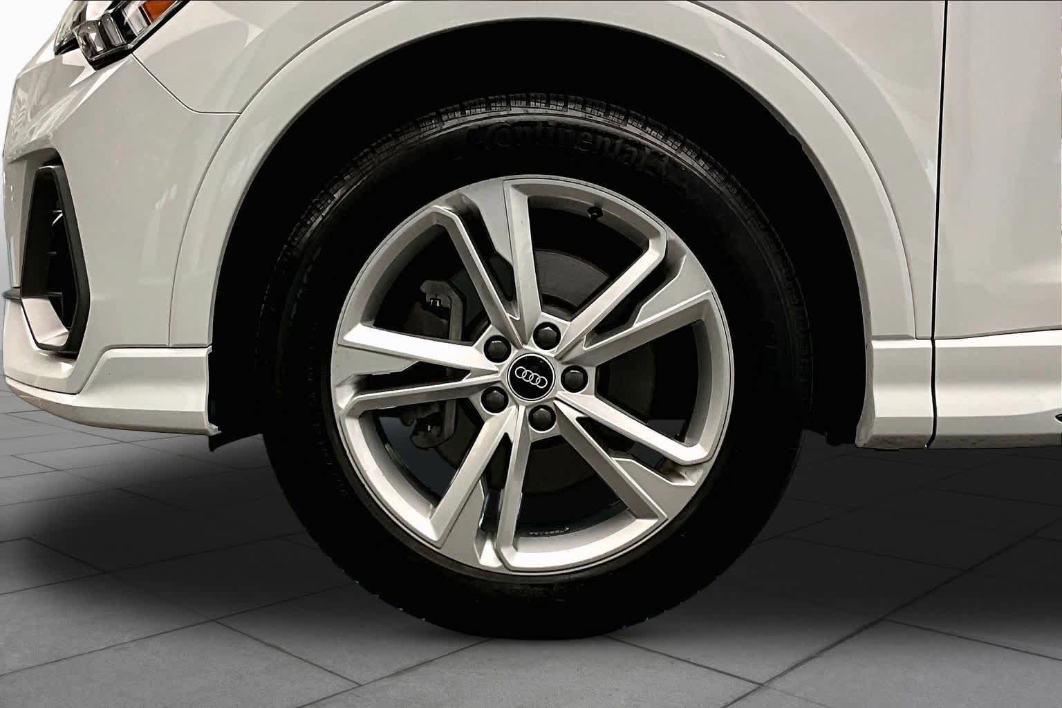 Certified 2024 Audi Q3 2.0T Premium w/ Convenience Package AWD/4WD image 11