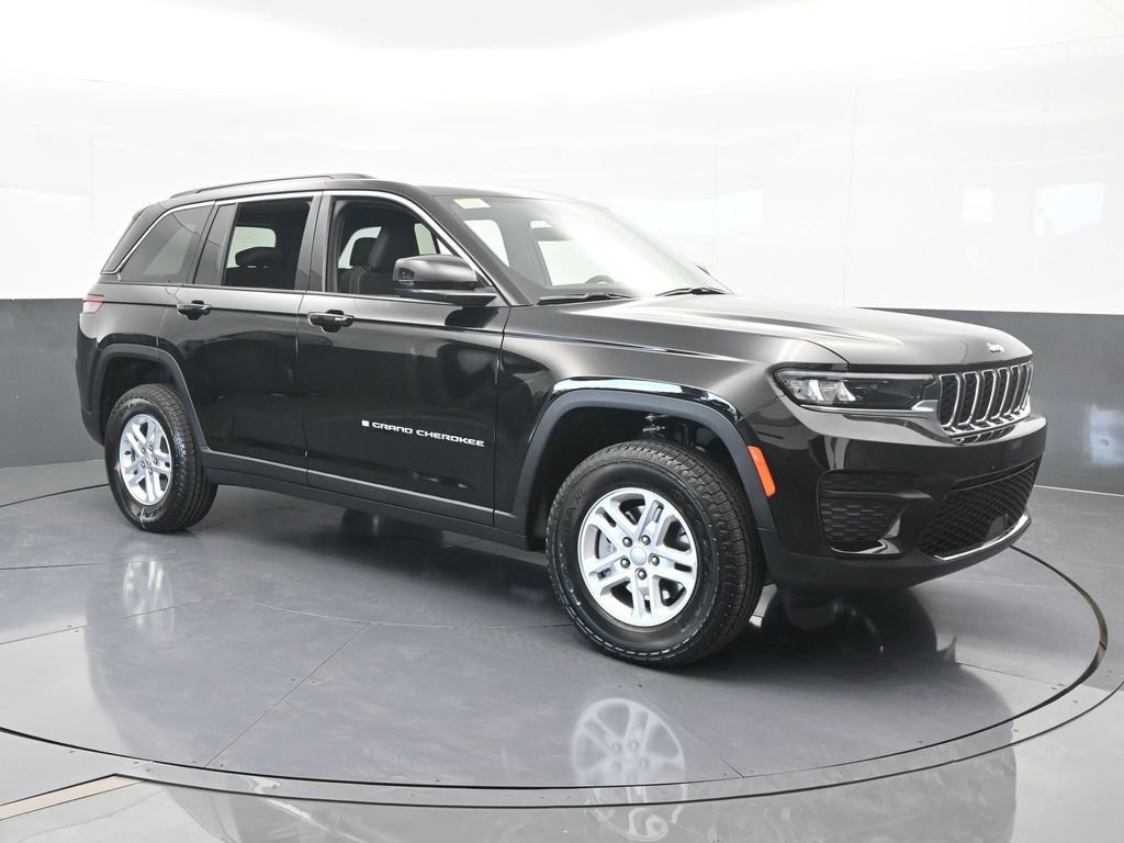 Used 2025 Jeep Grand Cherokee Laredo image 8