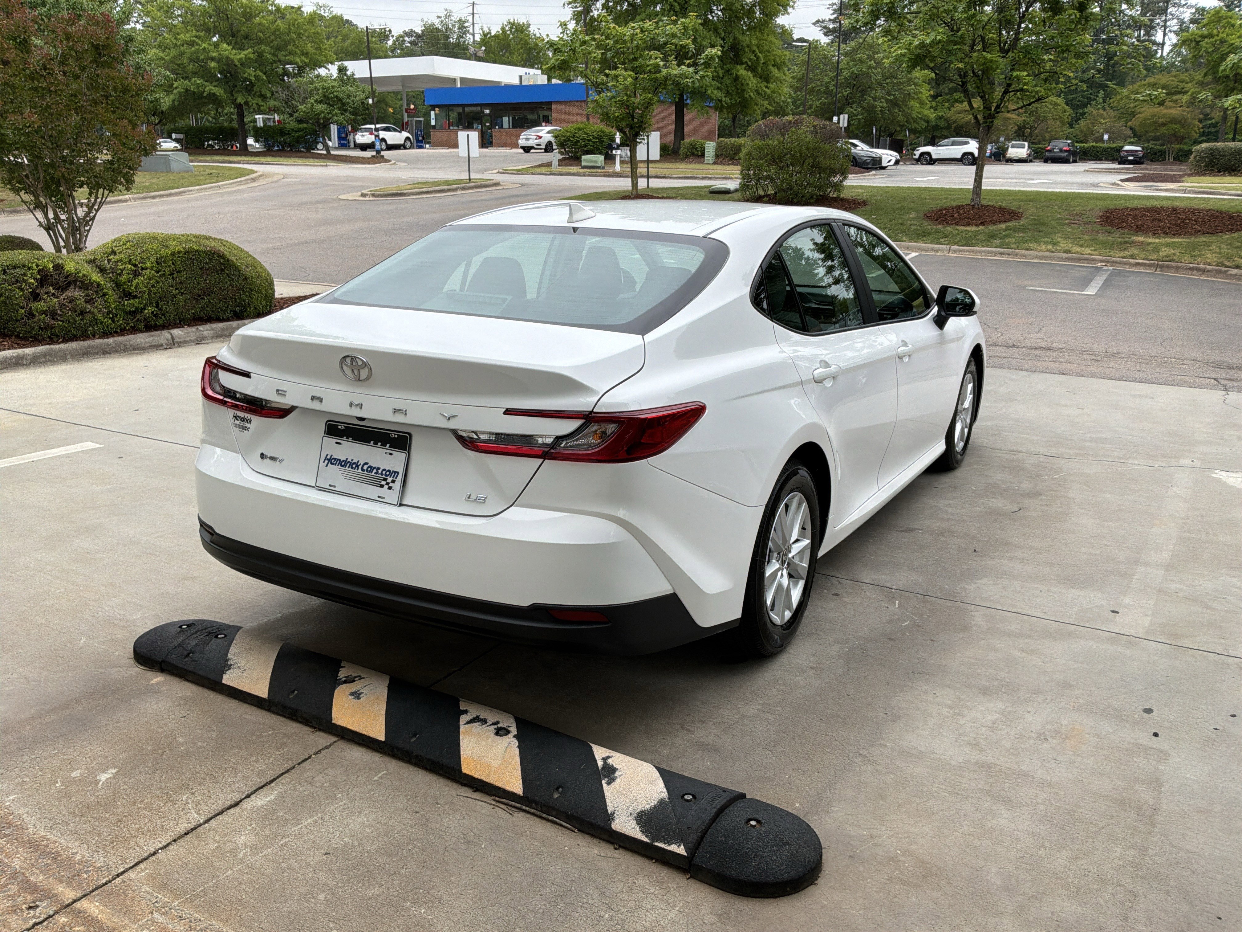 Used 2025 Toyota Camry LE FWD image 10