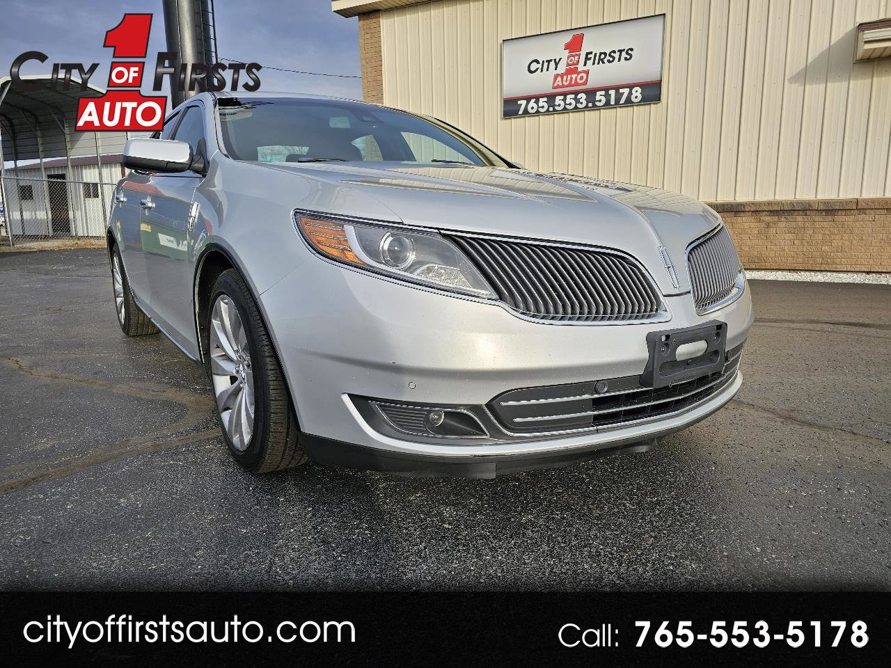 Used 2014 Lincoln MKS image 1