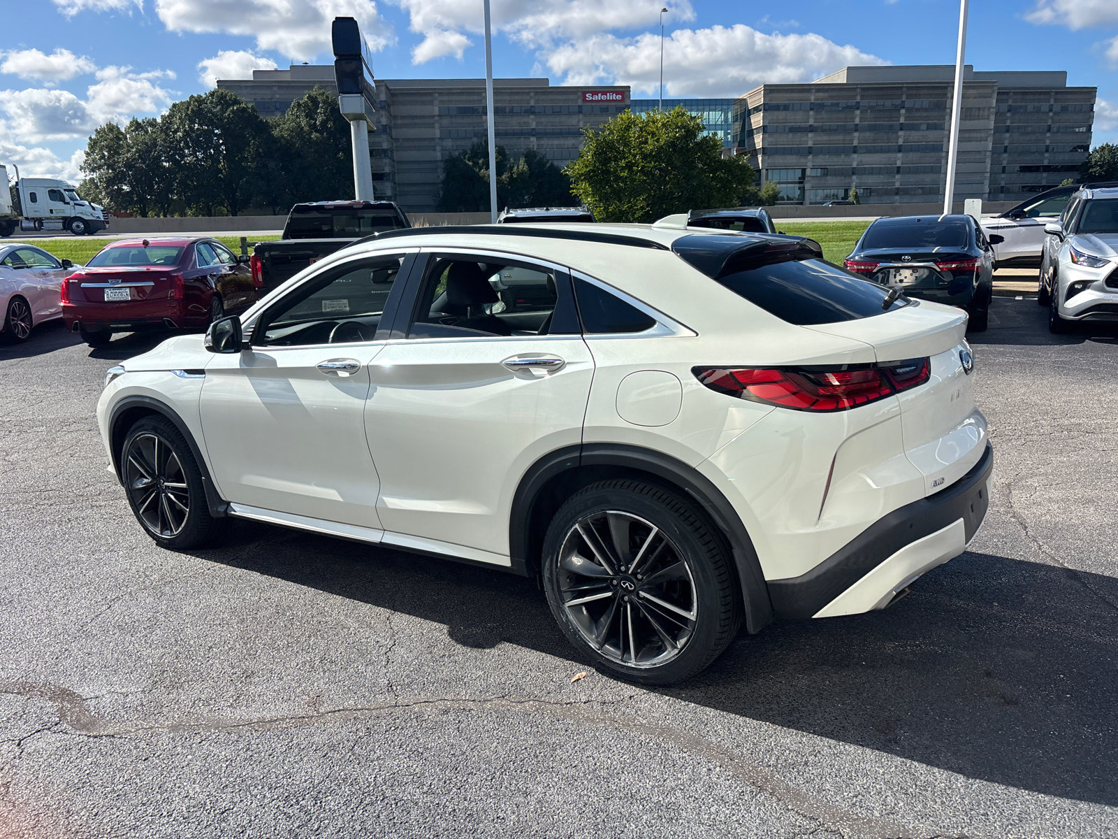 Used 2022 INFINITI QX55 Luxe w/ Cargo Package AWD/4WD image 5